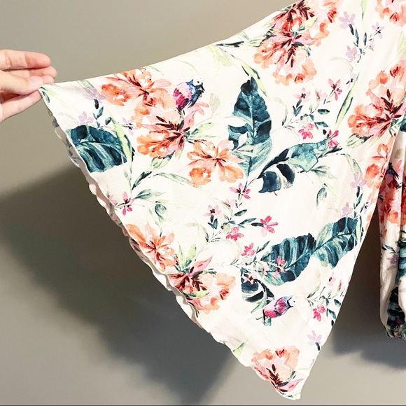 Sanctuary Tropical Wrap Blouse- Sm - Picture 4 of 5